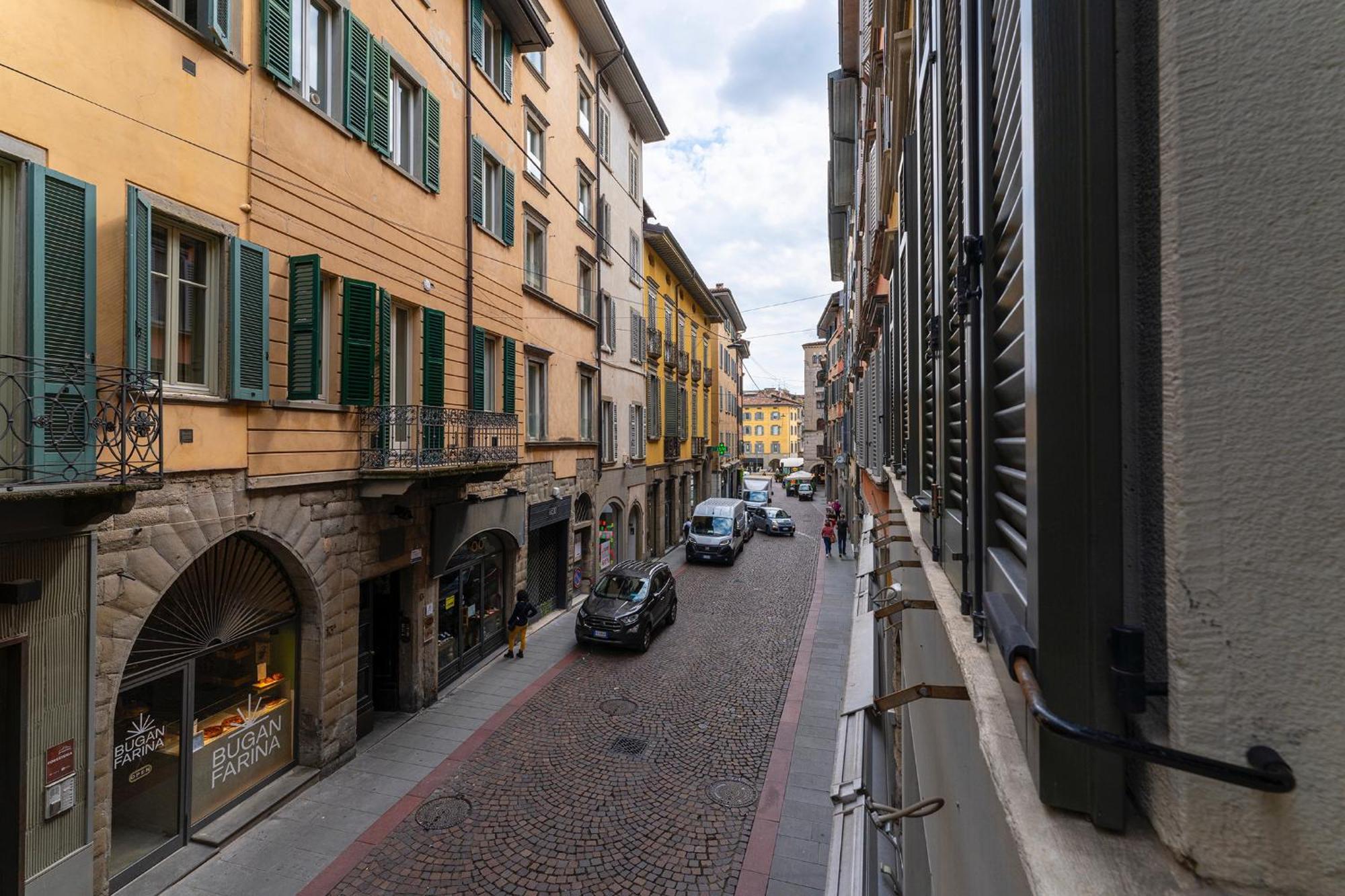 Magic Place Bergamo! Classy Apartment In The Heart Of The City エクステリア 写真
